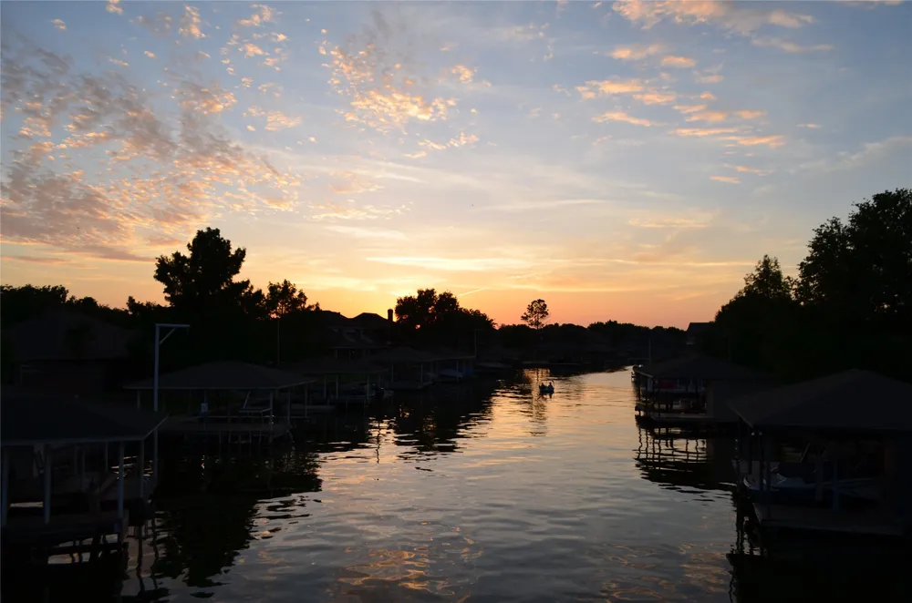 2541 Vineyard Drive Granbury, TX 76048