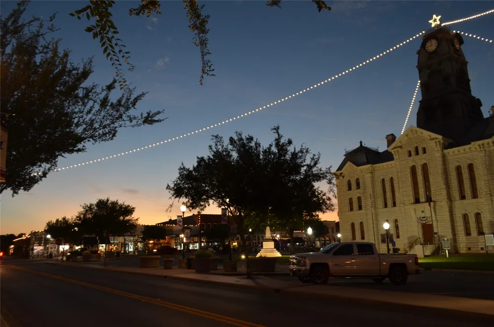 2541 Vineyard Drive Granbury, TX 76048