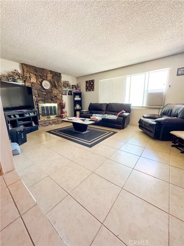 2016 Barcelona Circle Barstow, CA 92311