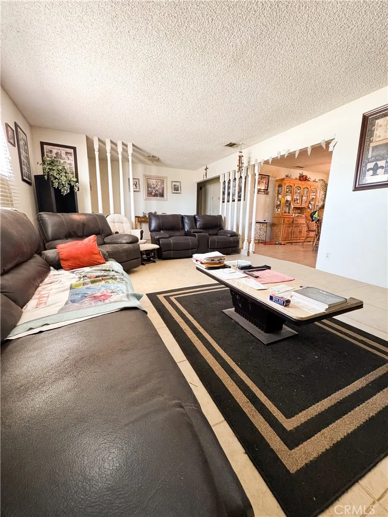2016 Barcelona Circle Barstow, CA 92311