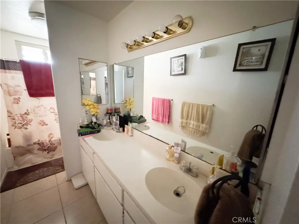 2016 Barcelona Circle Barstow, CA 92311