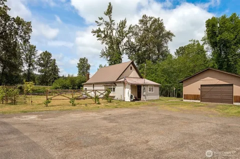 8512 Driftwood Lane