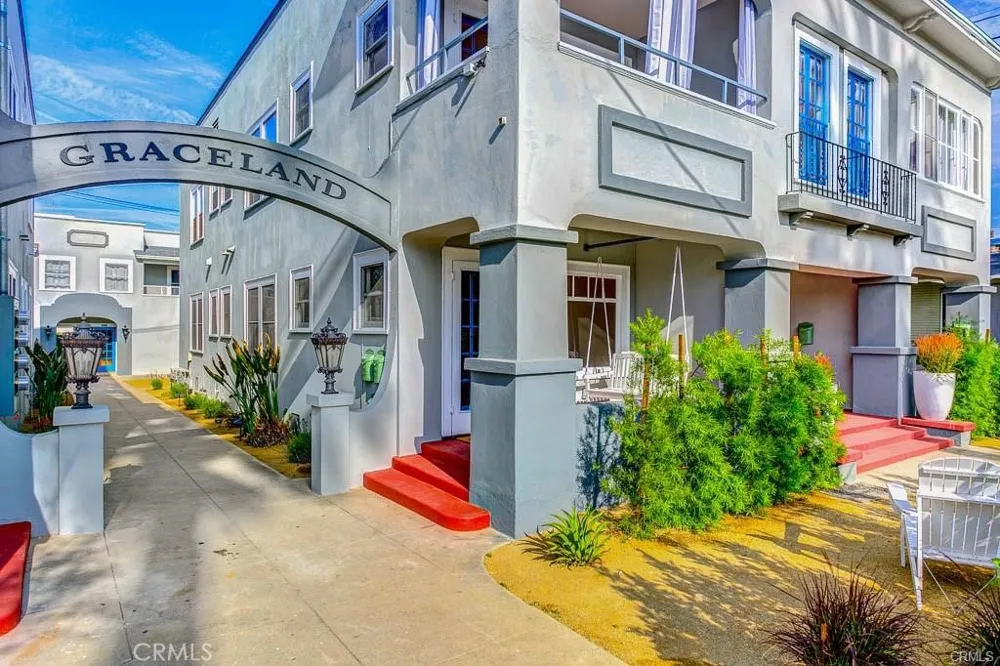 111 N COLUMBUS AVE Glendale, CA 91203