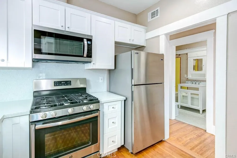 111 N COLUMBUS AVE Glendale, CA 91203