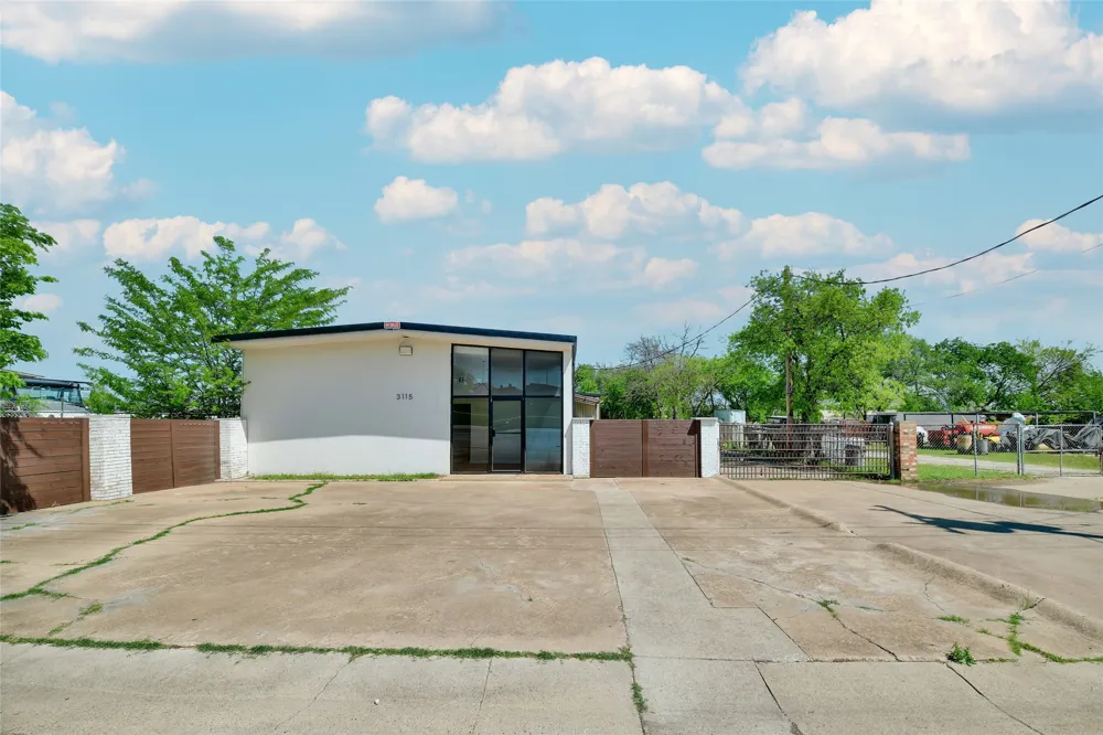 3115 Sabine Street Forest Hill, TX 76119