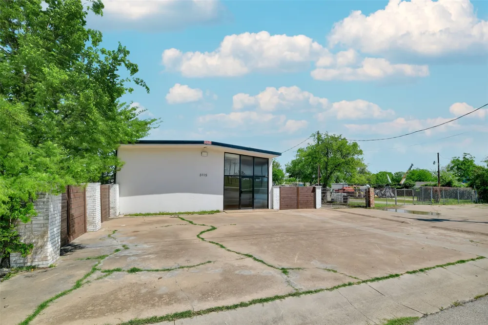 3115 Sabine Street Forest Hill, TX 76119