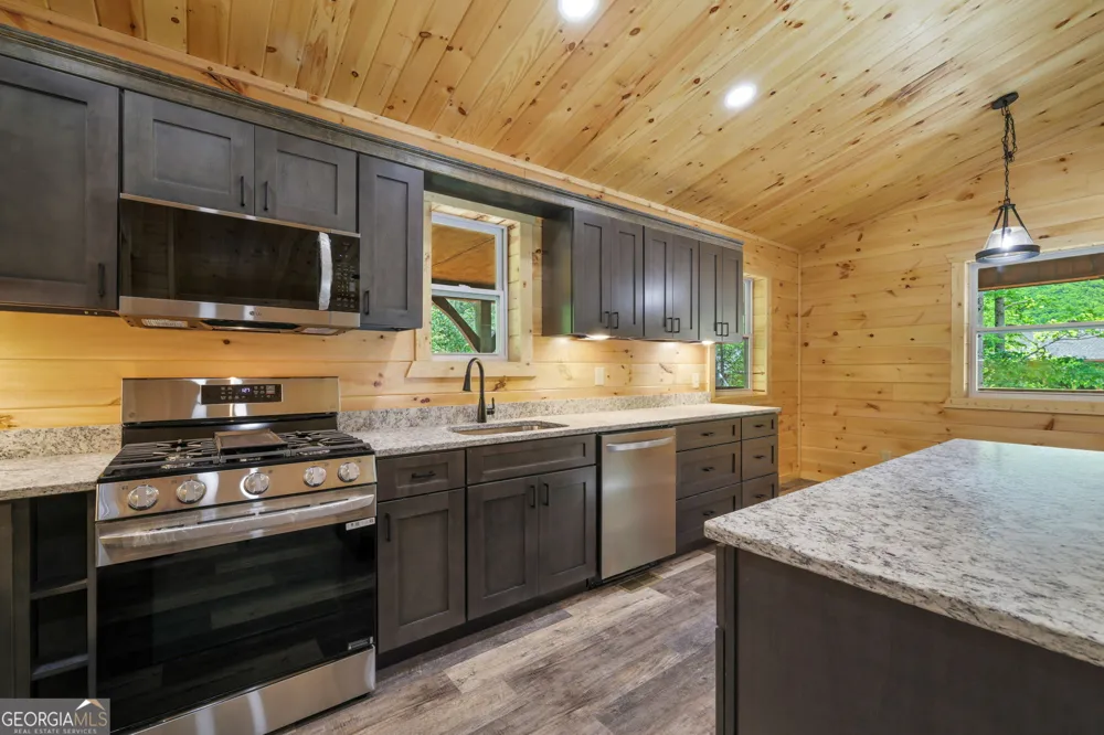 108 Olds Mountain Peak Rabun Gap, GA 30568