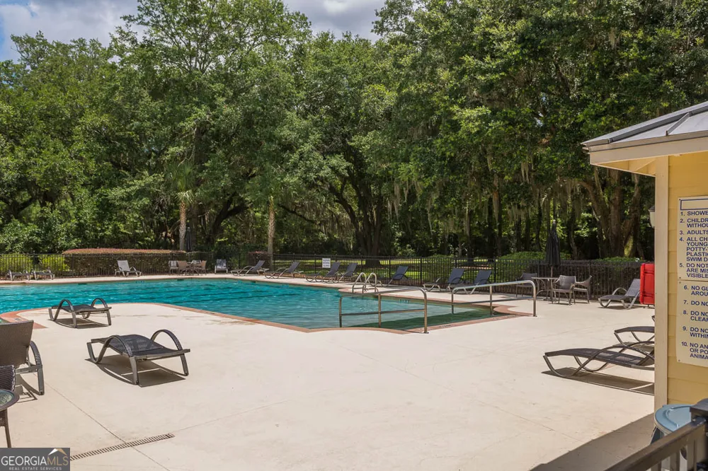 98 Eagle Crest DR Waverly, GA 31565