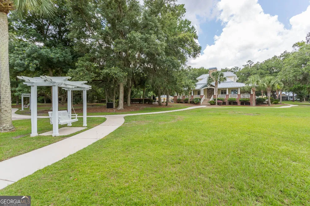 98 Eagle Crest DR Waverly, GA 31565