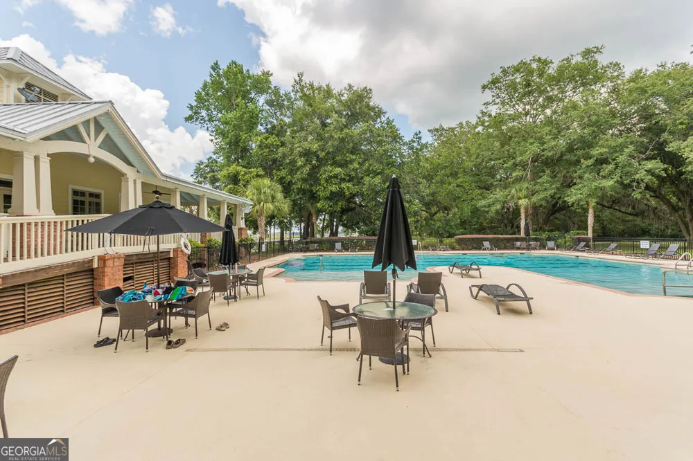 98 Eagle Crest DR Waverly, GA 31565