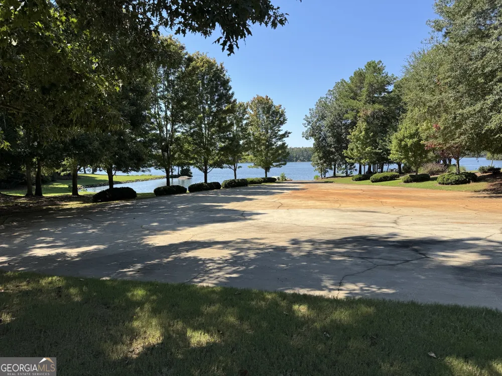 2010 Clearwater DR White Plains, GA 30678
