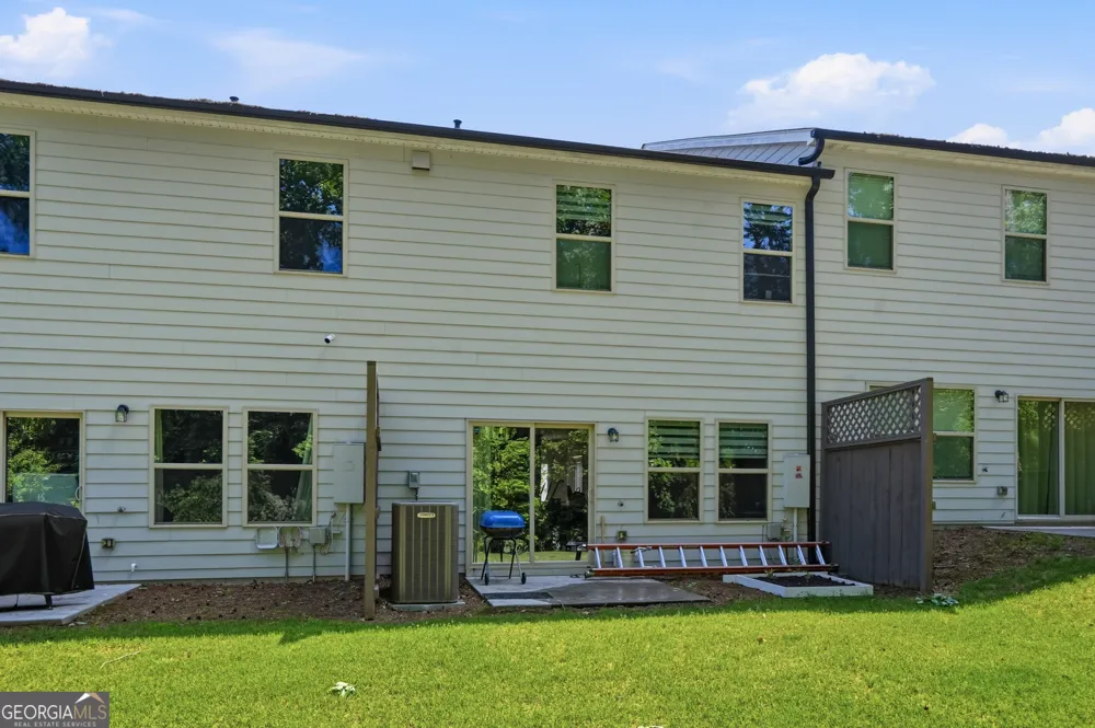 5652 Plain Field LN Lilburn, GA 30047