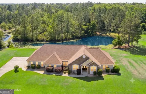 190 Lakes DR