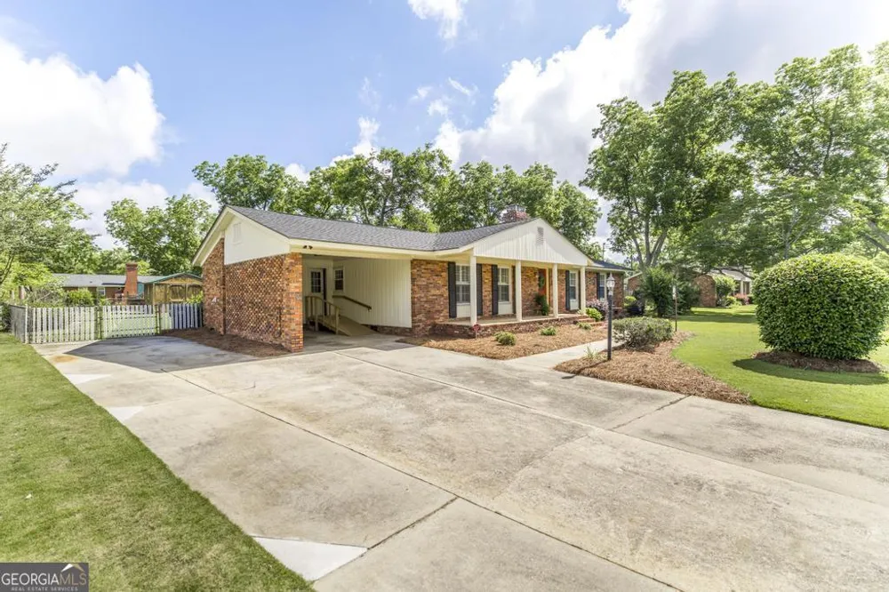 1431 Tucker RD Perry, GA 31069