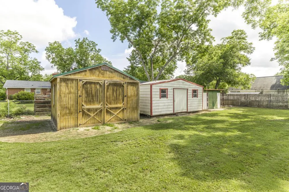 1431 Tucker RD Perry, GA 31069