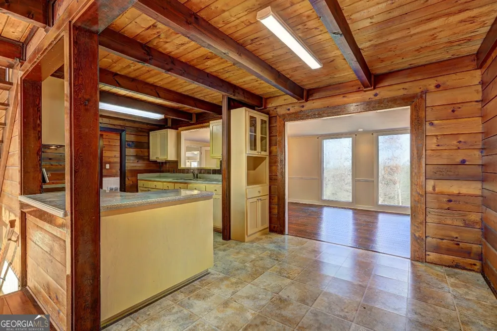 362 Brook RD Barnesville, GA 30204