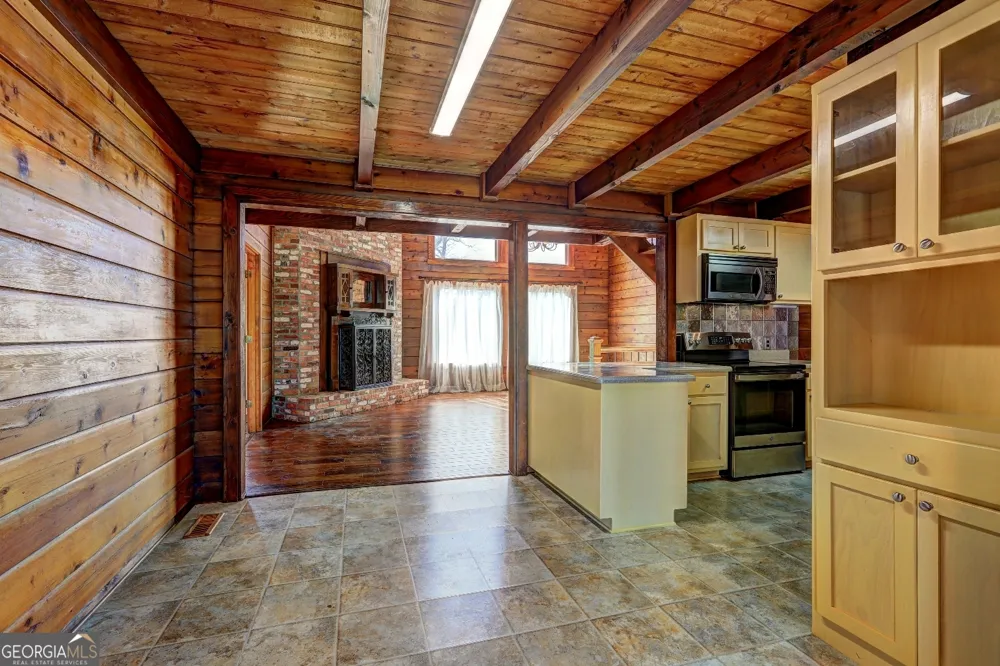 362 Brook RD Barnesville, GA 30204
