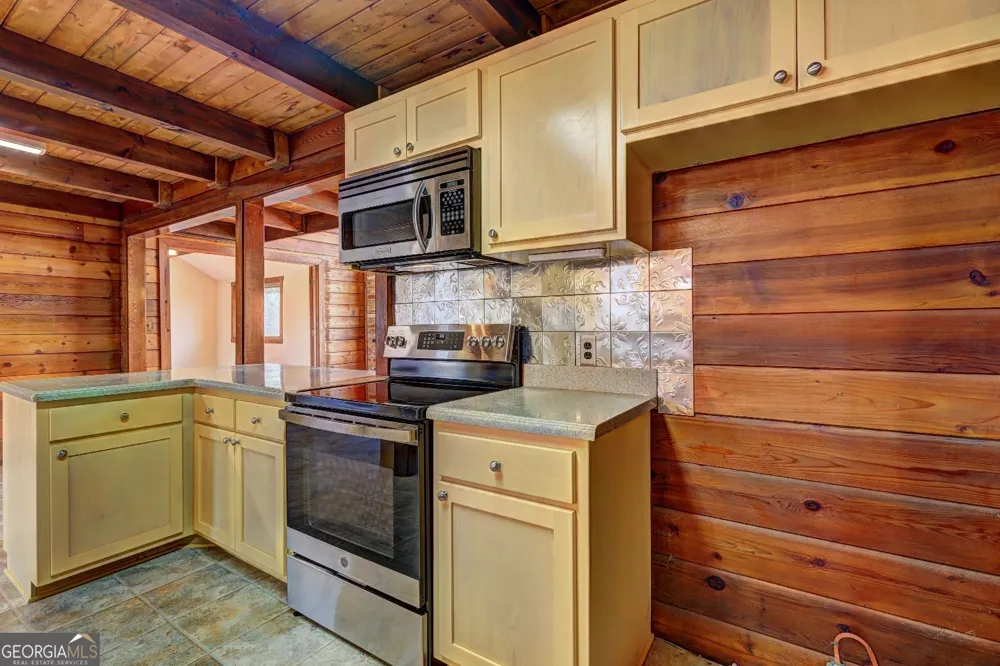 362 Brook RD Barnesville, GA 30204