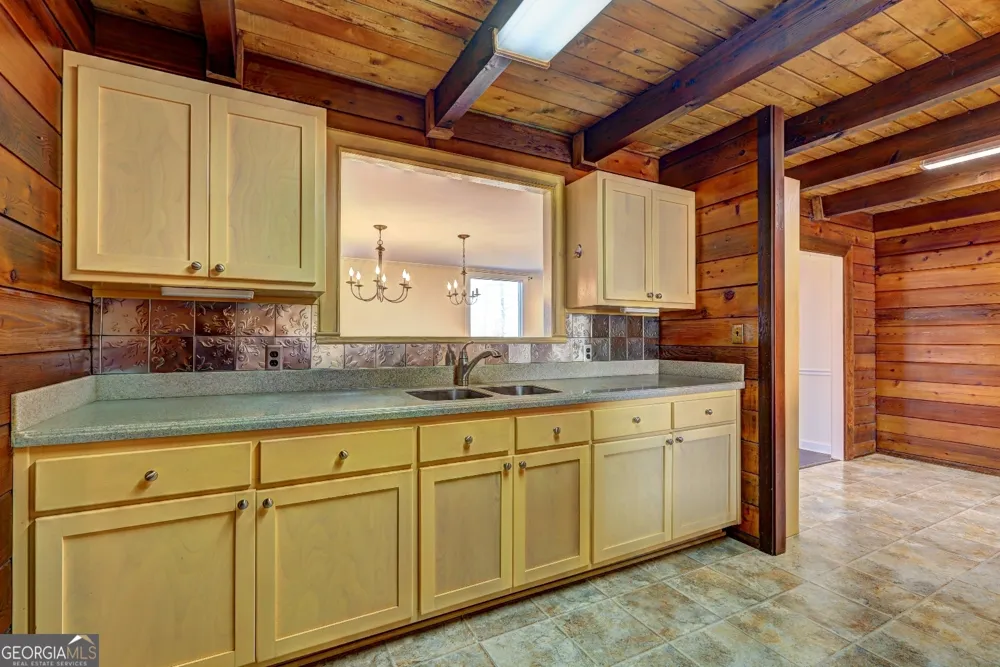 362 Brook RD Barnesville, GA 30204