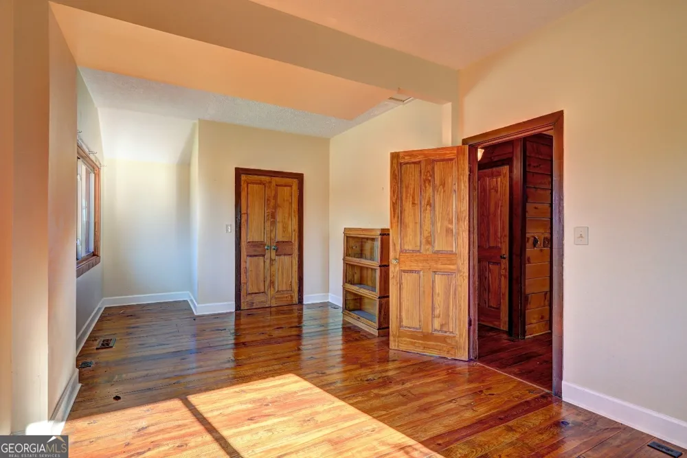 362 Brook RD Barnesville, GA 30204
