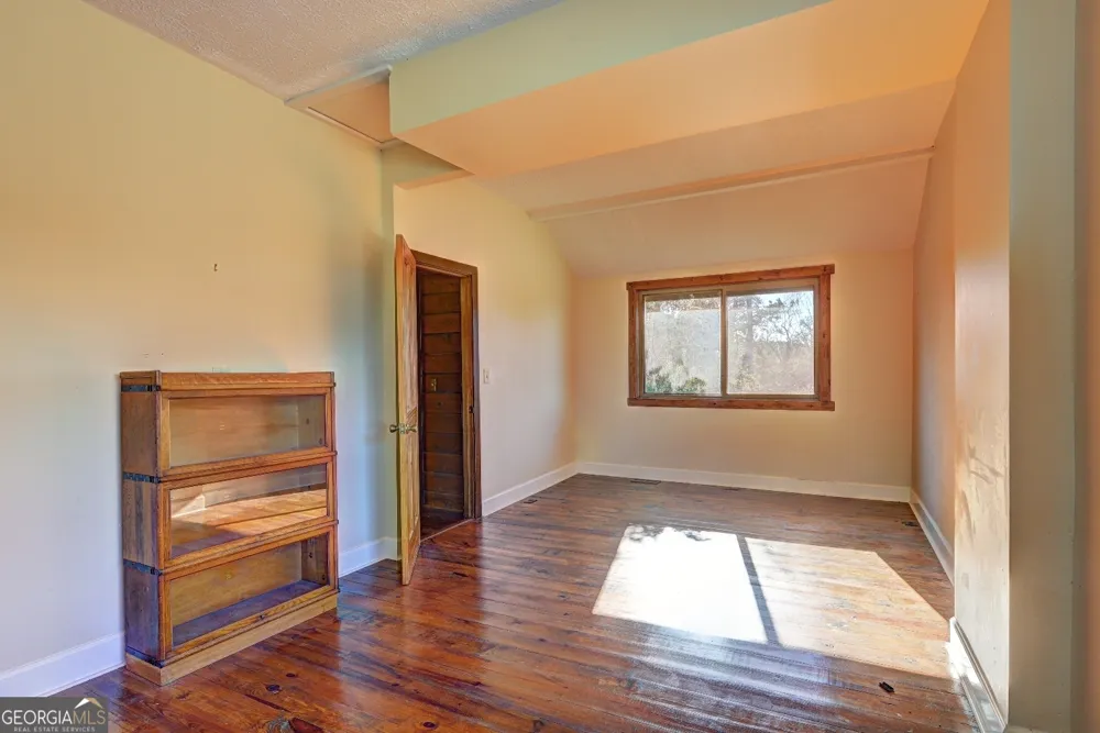 362 Brook RD Barnesville, GA 30204