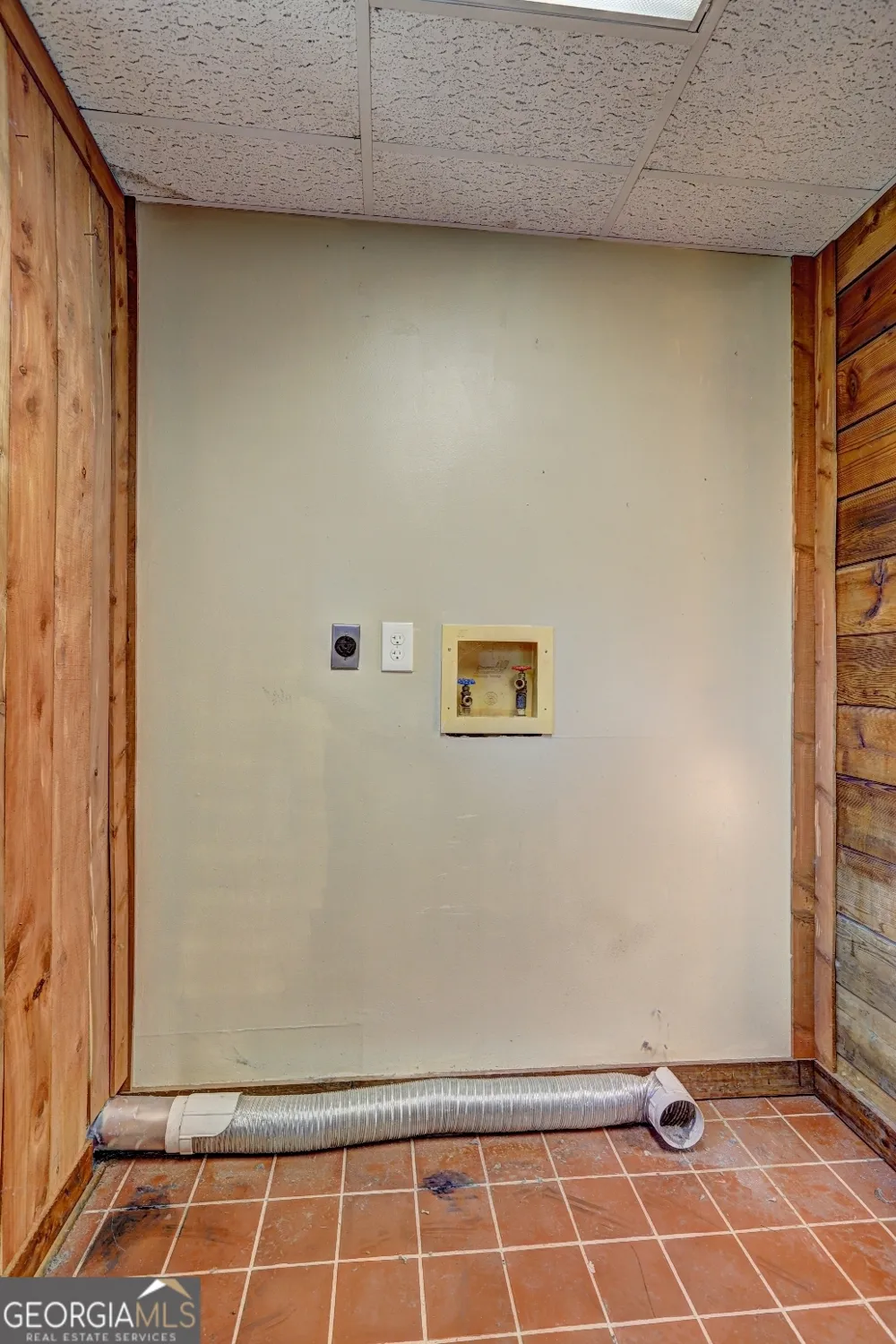362 Brook RD Barnesville, GA 30204
