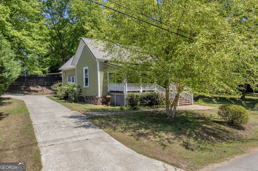 24 N Main ST Maysville, GA 30558