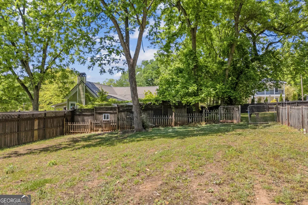 24 N Main ST Maysville, GA 30558