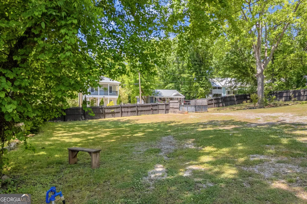 24 N Main ST Maysville, GA 30558