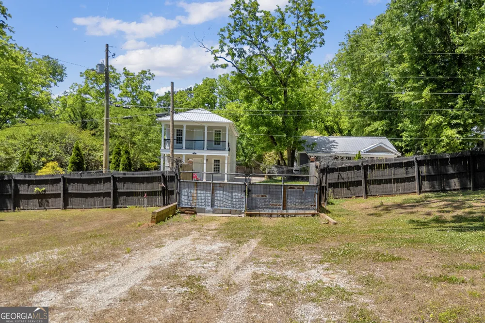 24 N Main ST Maysville, GA 30558