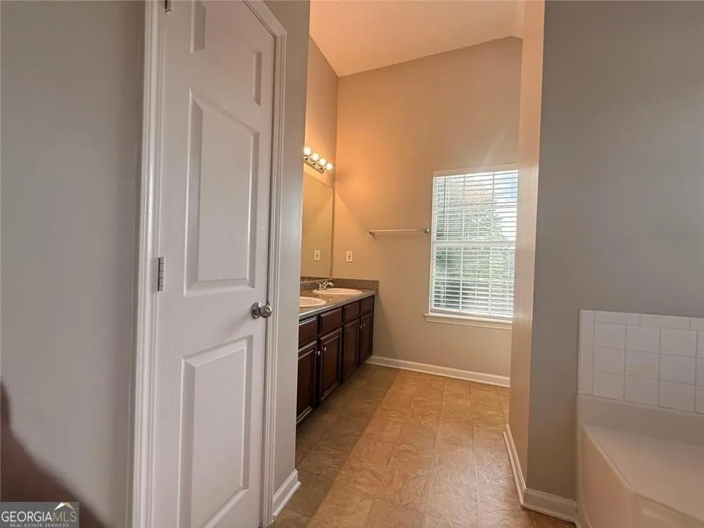 609 Vaughan DR Hampton, GA 30228