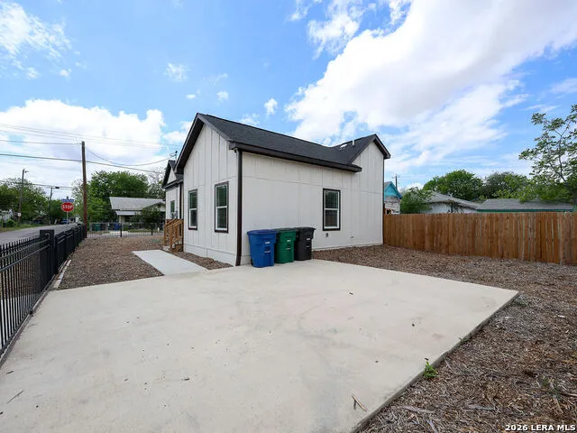 1113 Burleson San Antonio, TX 78202