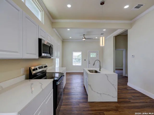 1113 Burleson San Antonio, TX 78202