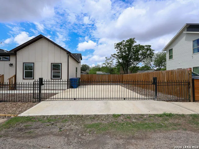 1113 Burleson San Antonio, TX 78202