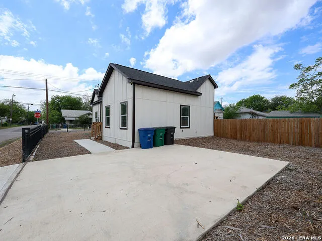 1113 Burleson San Antonio, TX 78202