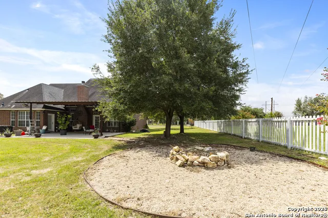 1732 Continental Pleasanton, TX 78064