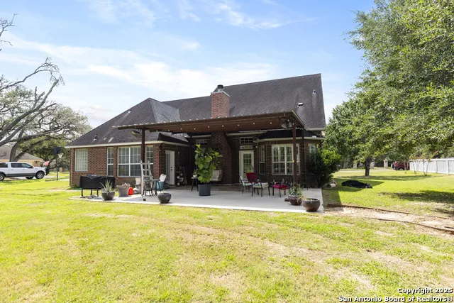 1732 Continental Pleasanton, TX 78064