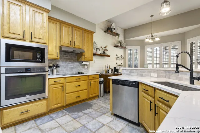 1732 Continental Pleasanton, TX 78064