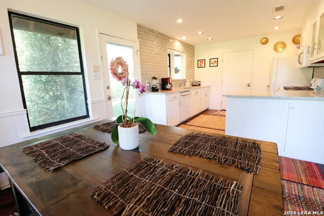 810 Oakwood San Marcos, TX 78666