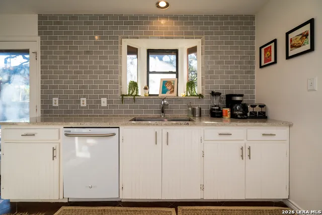 810 Oakwood San Marcos, TX 78666
