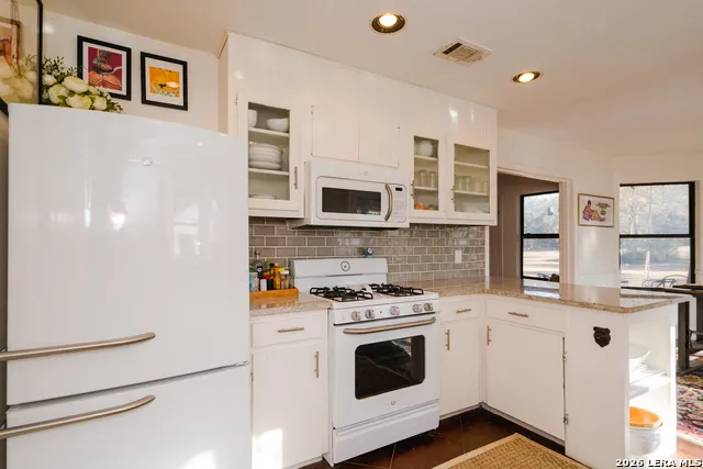 810 Oakwood San Marcos, TX 78666