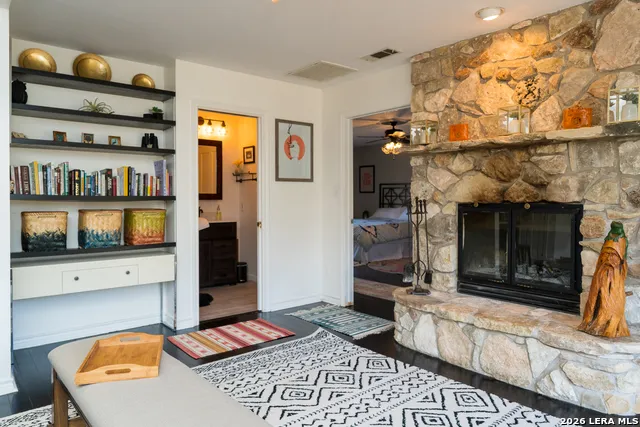 810 Oakwood San Marcos, TX 78666
