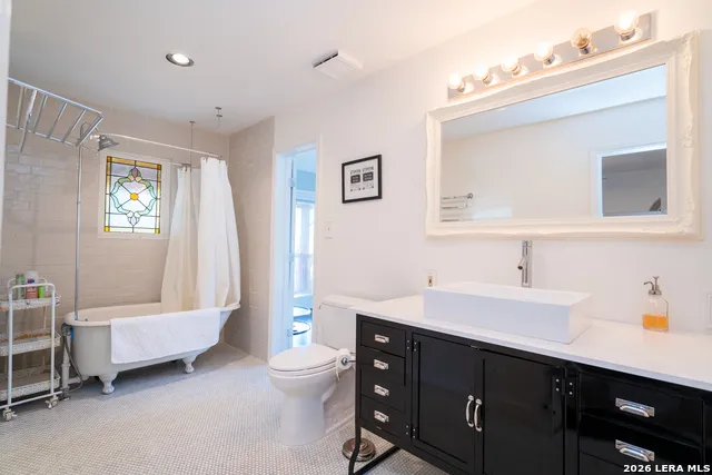 810 Oakwood San Marcos, TX 78666