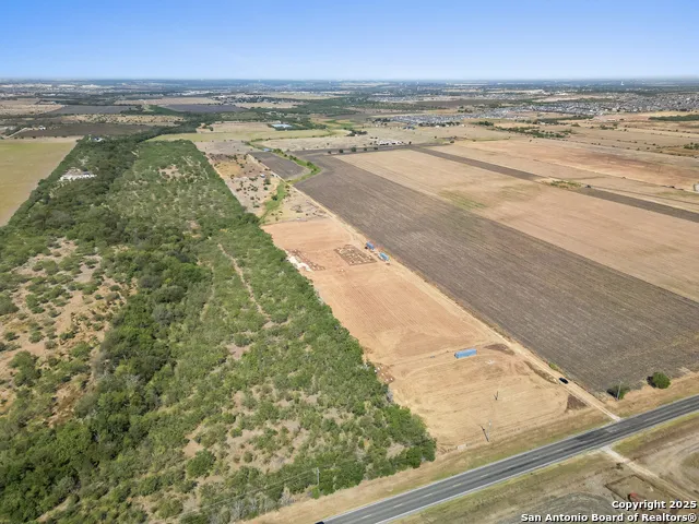 2415 Fm 1518 St Hedwig, TX 78152