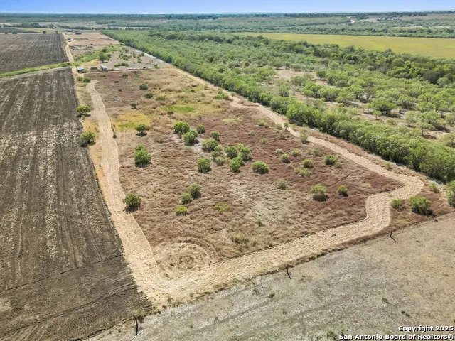 2415 Fm 1518 St Hedwig, TX 78152