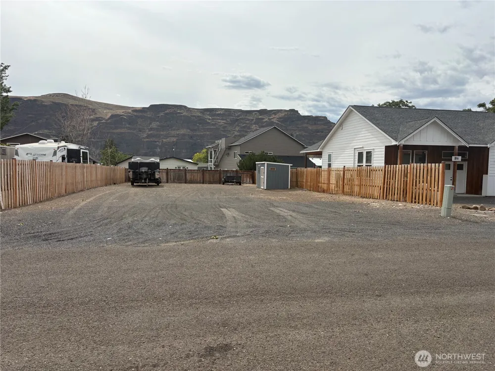 826 SW Chukar Place Quincy, WA 98848
