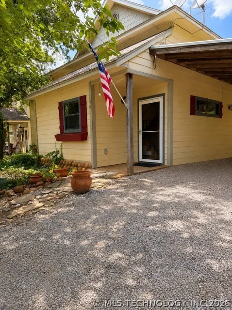 259 E Lake