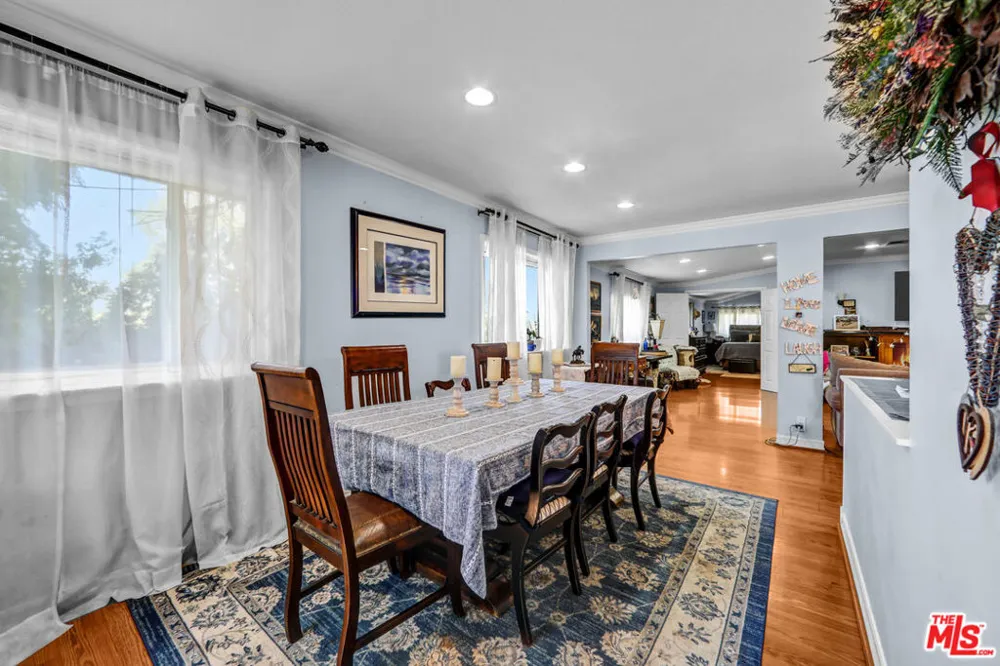10205 Fairgrove Avenue Tujunga, CA 91042
