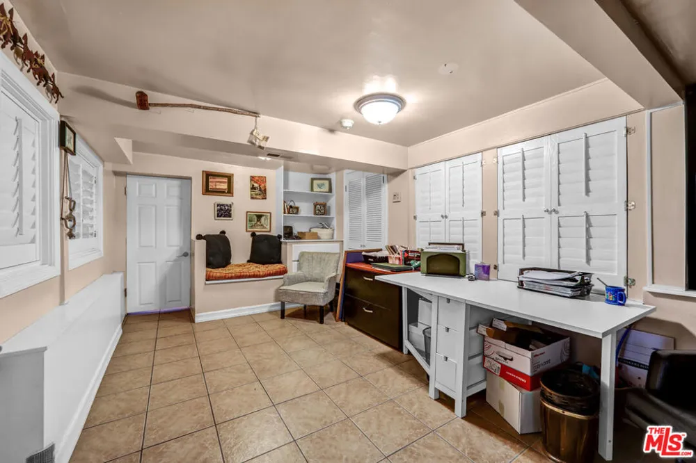 10205 Fairgrove Avenue Tujunga, CA 91042