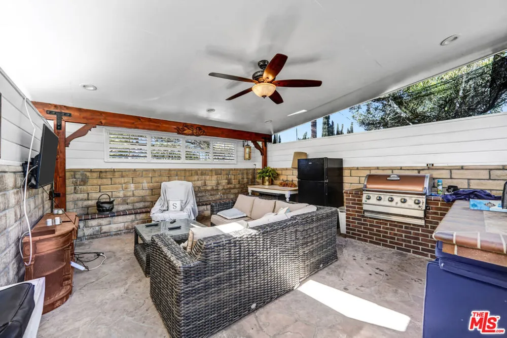 10205 Fairgrove Avenue Tujunga, CA 91042